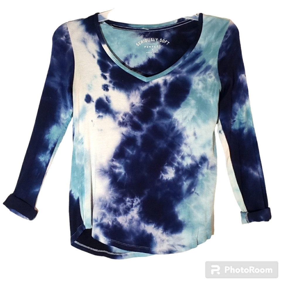 Seriously Soft women's small water color tye dye blue pullover top. 922